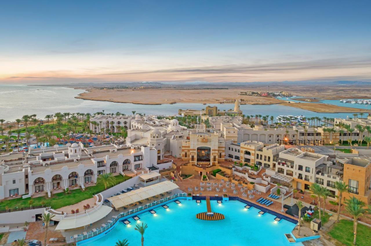 Pickalbatros Oasis Üdülőközpont 5*